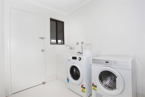FABULOUS HOLIDAY HIDEAWAY COOLUM BEACH - Great Ocean Road Tourism 5