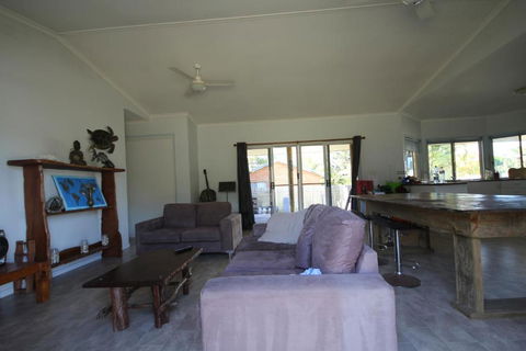 CASTAWAY BEACH HOUSE - Great Ocean Road Tourism 4