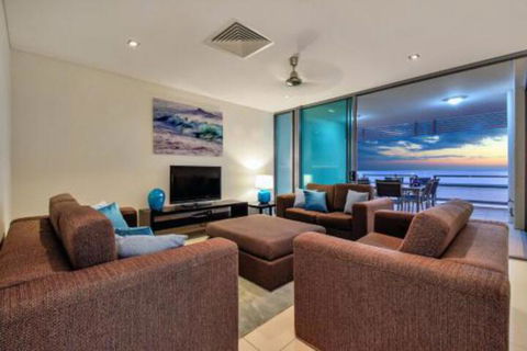 Oceana Darwin Central Oceanfront 3 Bedroom 2 Lounge Room Pool Gym Tennis Court Sleeps 9 - Great Ocean Road Tourism 2