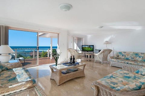 Pacific Rose Winter Holiday Special - Great Ocean Road Tourism 1