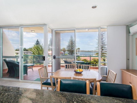 Castillo Del Mar 10 Lake View Roof Terrace With Spa - Great Ocean Road Tourism 2