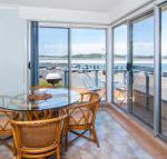 Fairholme 8 Perfect Lakefront Position - Great Ocean Road Tourism