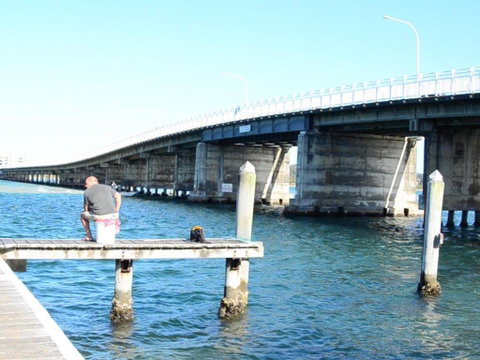 1 / 54 Parkes Airconditioned - Great Ocean Road Tourism 3