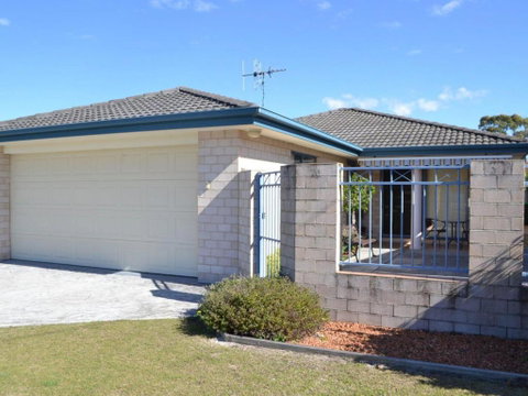 1 / 54 Parkes Airconditioned - Great Ocean Road Tourism 1