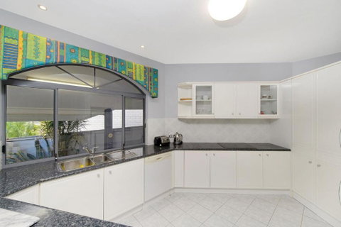 The Atrium 11 Kentia Close - Great Ocean Road Tourism 2