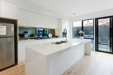 BOUTIQUE STAYS Murrumbeena Place 2 - Great Ocean Road Tourism 3