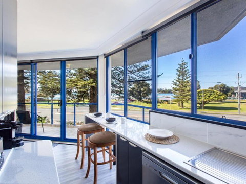 Heritage 202 Overlooking The Water - Great Ocean Road Tourism 3