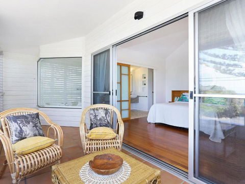 EAST COAST ESCAPES Lighthouse Studio - Great Ocean Road Tourism 6