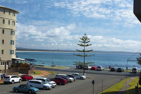 Breakers 3 - Great Ocean Road Tourism 0