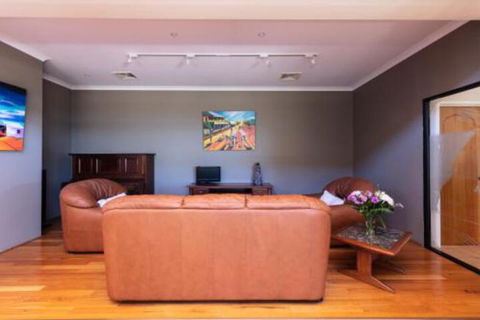 Maidstone Executive Residence - Great Ocean Road Tourism 5