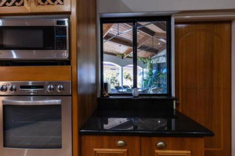 Maidstone Executive Residence - Great Ocean Road Tourism 2