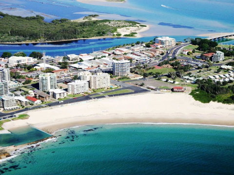 Ebbtide 3 On Main Beach! - Great Ocean Road Tourism 2