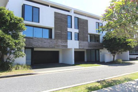 3 / 26 West Street CBD Location! - Great Ocean Road Tourism 0
