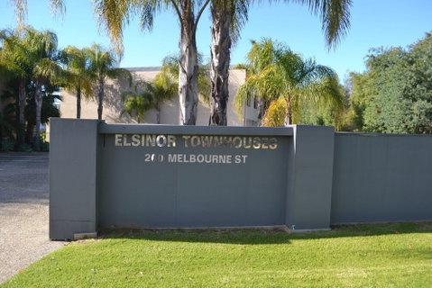 Elsinor Townhouse 3 Mulwala - Great Ocean Road Tourism 1