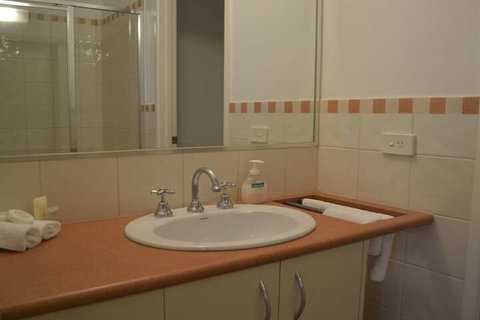 Elsinor Townhouse 7 Mulwala - Great Ocean Road Tourism 5