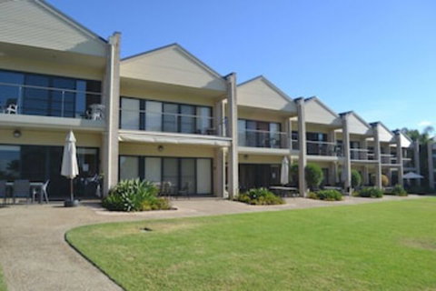 Elsinor Townhouse 7 Mulwala - Great Ocean Road Tourism 0