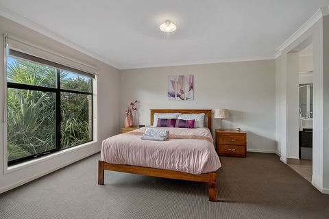 Bundalong On Clarke St - Great Ocean Road Tourism 3