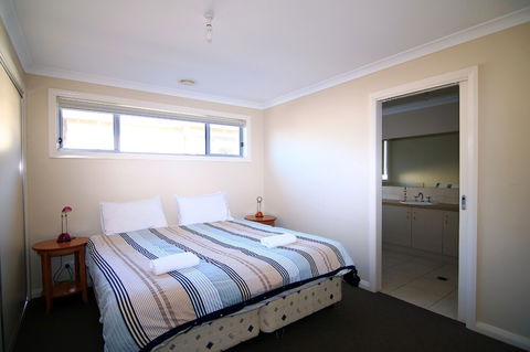 The Anchorage By The Lake - Great Ocean Road Tourism 6