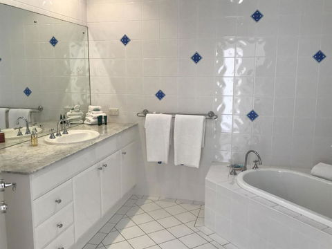 Villa Provence Coffs Harbour - Great Ocean Road Tourism 2