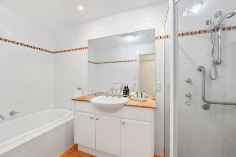 Villa Provence Coffs Harbour - Great Ocean Road Tourism 4