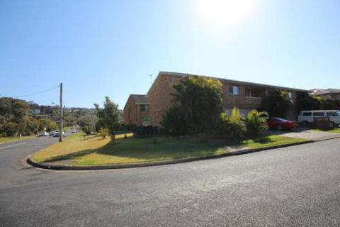 1 / 2 Brunswick Avenue - Great Ocean Road Tourism 0