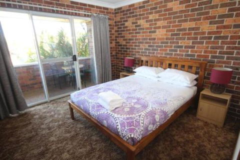 1 / 2 Brunswick Avenue - Great Ocean Road Tourism 2