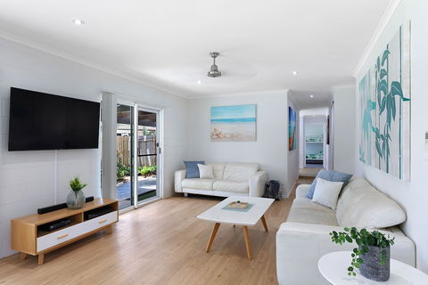 Whitsunday Palms - Great Ocean Road Tourism 0