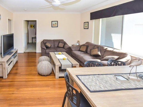 1 / 33 Wharf Street - Great Ocean Road Tourism 6