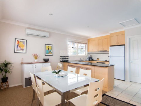 Tokelau Townhouse 1 - Great Ocean Road Tourism 4