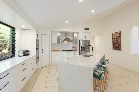 20 Avalon Street Coolum Beach Pets Welcome - Great Ocean Road Tourism 3
