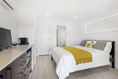 Dolphin Studio Apartment 1a Ocean Street - Great Ocean Road Tourism 0