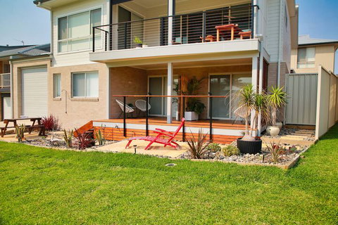 Dolphin Studio Apartment 1a Ocean Street - Great Ocean Road Tourism 2