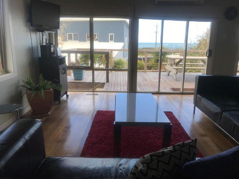 OCEAN VIEWS - Great Ocean Road Tourism 2