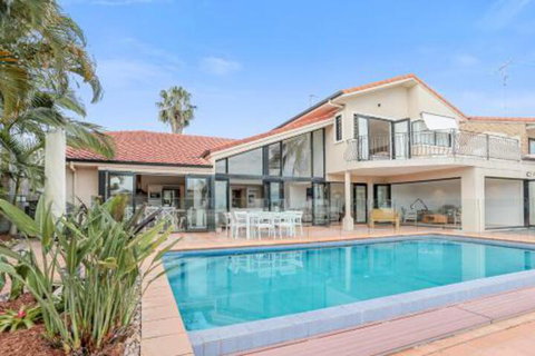 Waterfront Luxury Noosa Heads - Great Ocean Road Tourism 6