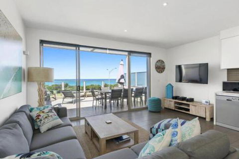 WATERFRONT SEVEN In The Heart Of Lorne - Great Ocean Road Tourism 2