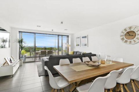 WATERFRONT TWO Position Perfect NEW LISTING 2019 - Great Ocean Road Tourism 5