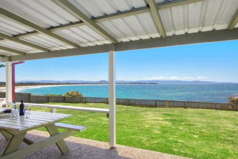 Amazing Aspects Perched Above Tilbury Cove - Great Ocean Road Tourism 0