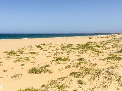 Azure Waters Perfectly Positioned With Ocean Views - Great Ocean Road Tourism 3