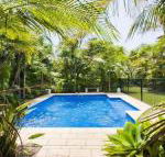 Beachfront Pool House Absolute beachfront - Great Ocean Road Tourism