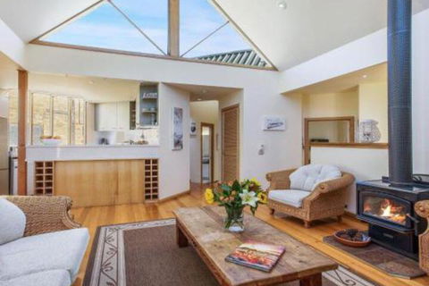 Maldas Retreat Air Con Fireplace & Outdoor Spa - Great Ocean Road Tourism 0