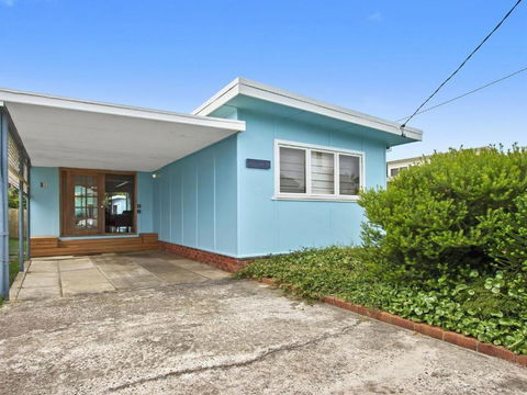 Sea Shack Renovated 1950s Beach House - Great Ocean Road Tourism 5