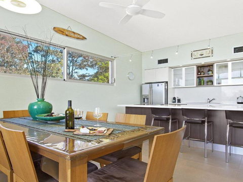 Serene Spacious Air Conditioned Accommodation - Great Ocean Road Tourism 4