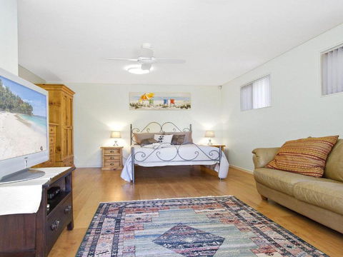 Serene Spacious Air Conditioned Accommodation - Great Ocean Road Tourism 3