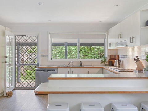 Sounds By The Sea Open Plan Living Metres To Beach - Great Ocean Road Tourism 4
