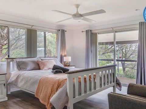 Sounds By The Sea Open Plan Living Metres To Beach - Great Ocean Road Tourism 1