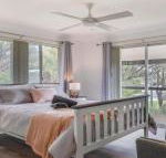Sounds by the Sea open plan living metres to beach - Great Ocean Road Tourism
