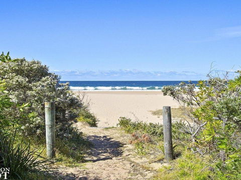 Sunset Beach Situated Between Two Beaches & A Lake - Great Ocean Road Tourism 3