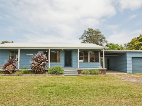 Tea Tree Cottage Great Yard For Pets & Kids - Great Ocean Road Tourism 3