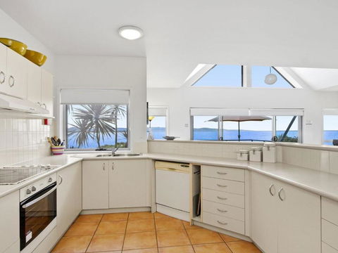 Tilbury Breeze Ocean Views Comfort & Style - Great Ocean Road Tourism 5