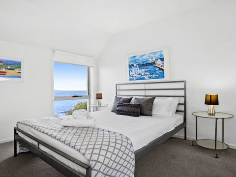 Tilbury Breeze Ocean Views Comfort & Style - Great Ocean Road Tourism 3